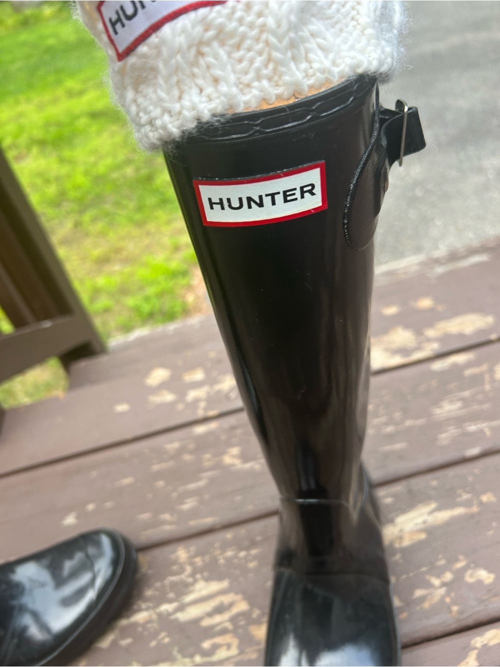Hunter Cream Knit Sock Liners with Black Rain Boots - Picture 7 of 12